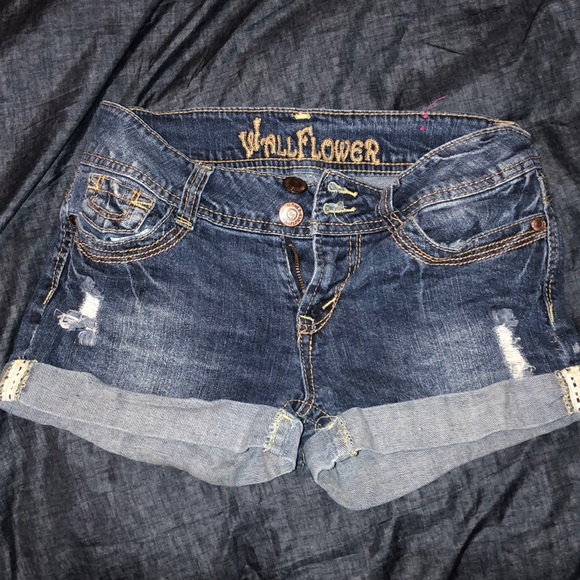 Wallflower Jean Shorts - Picture 1 of 1